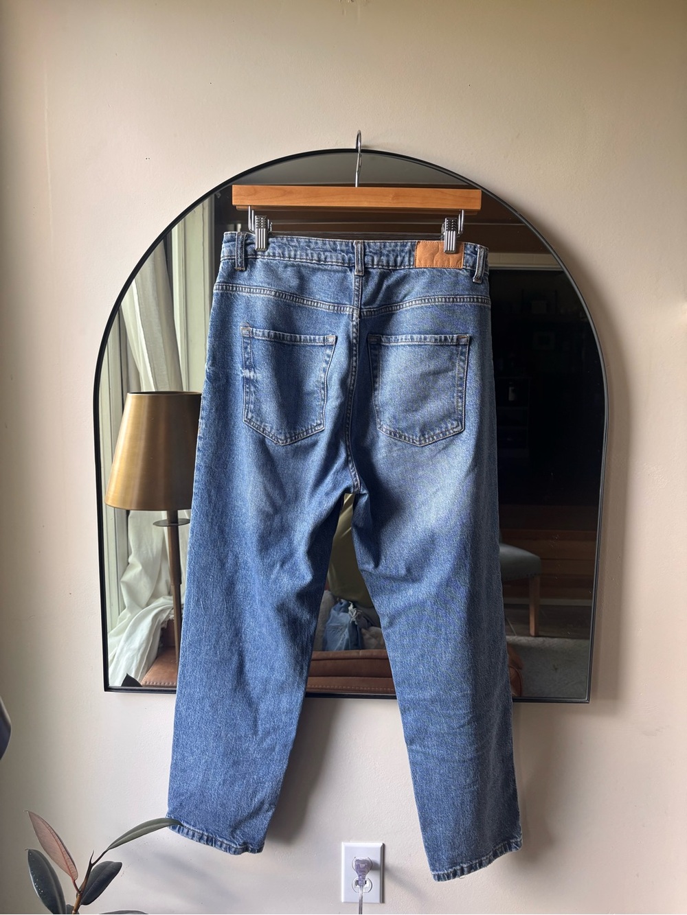 ZARA | tapered high rise jeans | size 10 - Picture 4 of 4